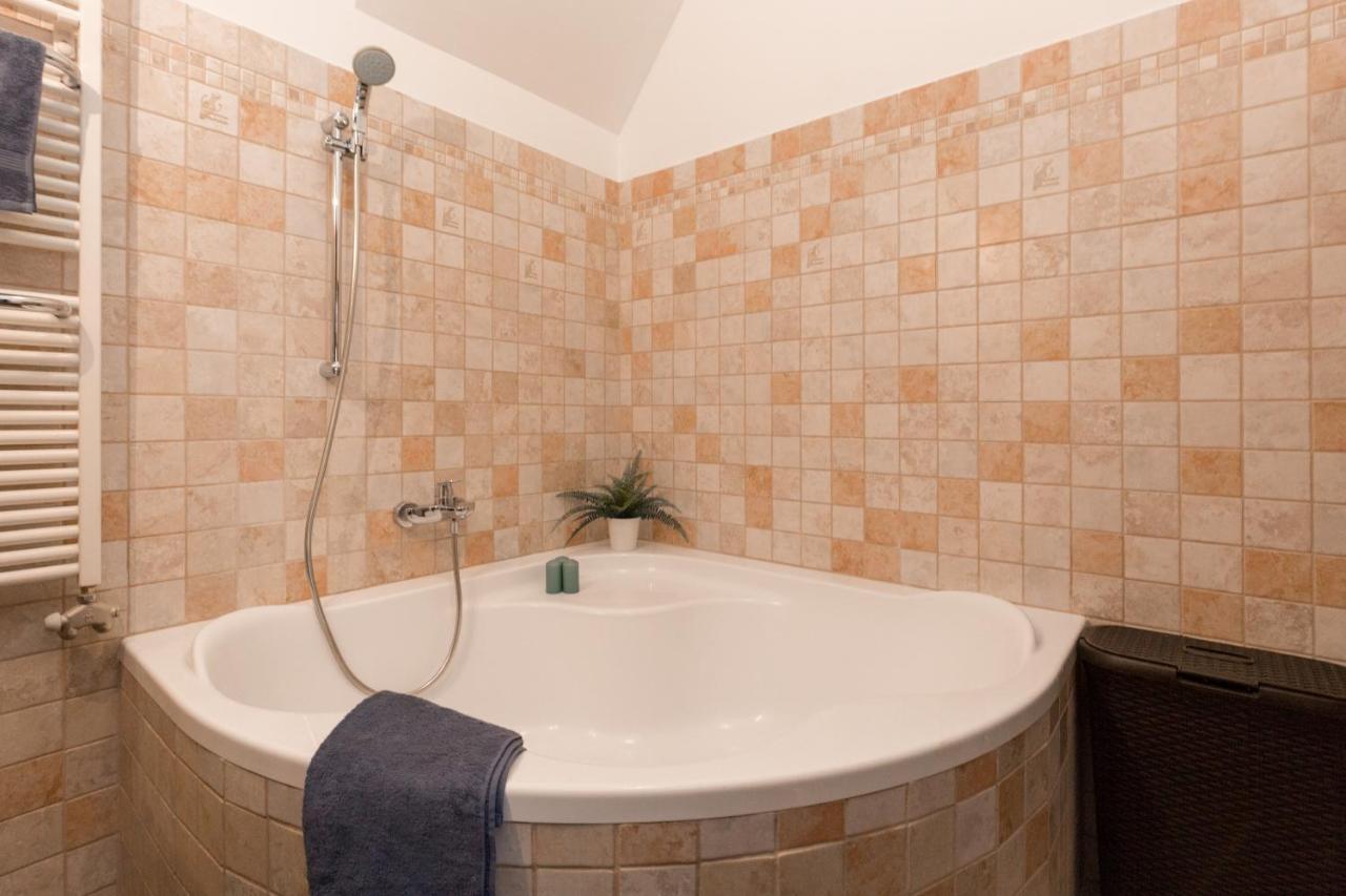 Supercentral Spacious Apartment Budapest Eksteriør billede
